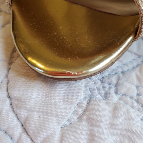 Marc Fisher NWOT Nala gold sparkly heels 6 M - Picture 9 of 12